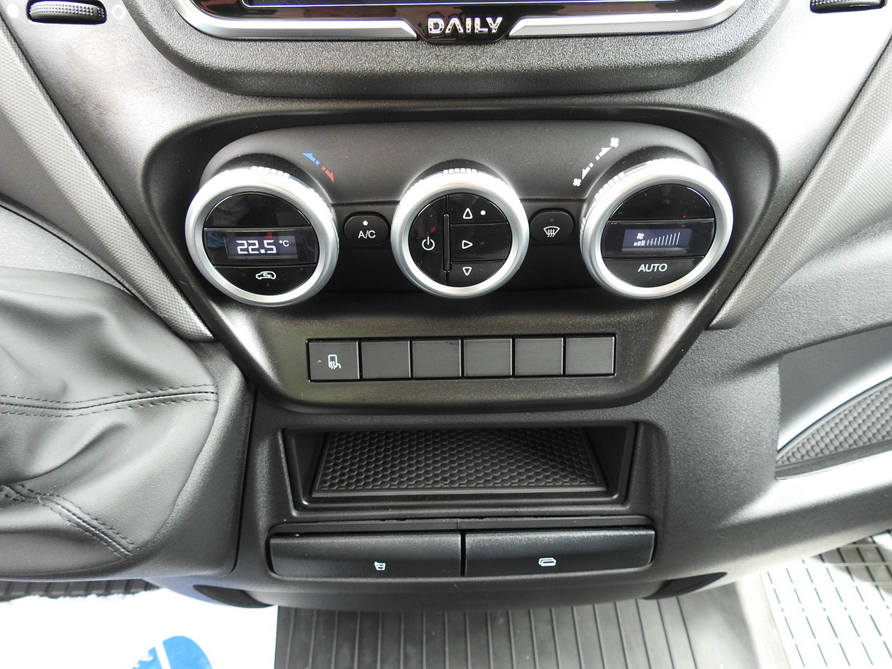 IVECO DAILY 35S18 NEW BOX 10 PALLETS CRUISE CONTROL NAVIGATION AIR CONDITIONING LED LIGHTS GUARANTEE  180HP 租赁 IVECO DAILY 35S18 NEW BOX 10 PALLETS CRUISE CONTROL NAVIGATION AIR CONDITIONING LED LIGHTS GUARANTEE  180HP：图41