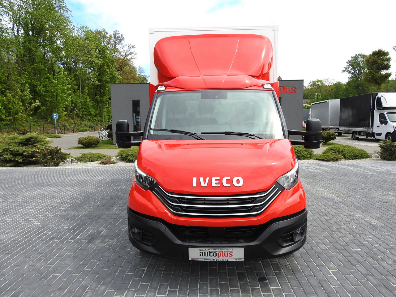IVECO DAILY 35S18 NEW BOX 10 PALLETS CRUISE CONTROL NAVIGATION AIR CONDITIONING LED LIGHTS GUARANTEE 180HP - 厢式货车:图5 IVECO DAILY 35S18 NEW BOX 10 PALLETS CRUISE CONTROL NAVIGATION AIR CONDITIONING LED LIGHTS GUARANTEE 180HP - 厢式货车:图5