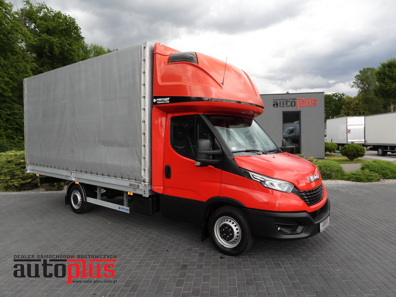 IVECO DAILY 35S18 TARPAULIN 10 PALLETS WEBASTO CRUISE CONTROL LED LIGHTS AIR CONDITIONING 180HP - 侧帘货车:图1 IVECO DAILY 35S18 TARPAULIN 10 PALLETS WEBASTO CRUISE CONTROL LED LIGHTS AIR CONDITIONING 180HP - 侧帘货车:图1