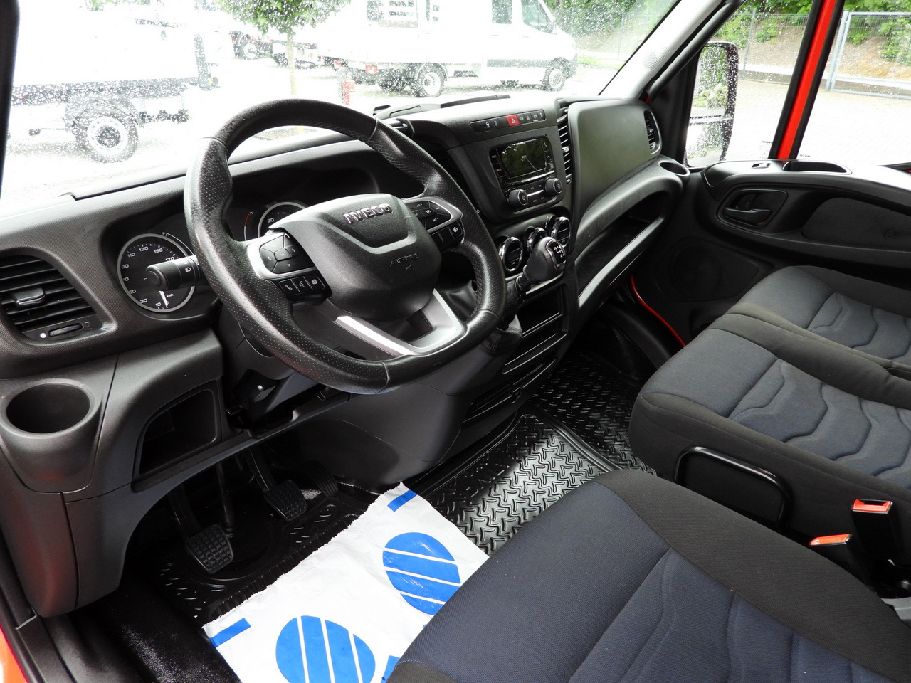 IVECO DAILY 35S18 TARPAULIN 10 PALLETS WEBASTO CRUISE CONTROL LED LIGHTS AIR CONDITIONING 180HP - 侧帘货车:图2 IVECO DAILY 35S18 TARPAULIN 10 PALLETS WEBASTO CRUISE CONTROL LED LIGHTS AIR CONDITIONING 180HP - 侧帘货车:图2