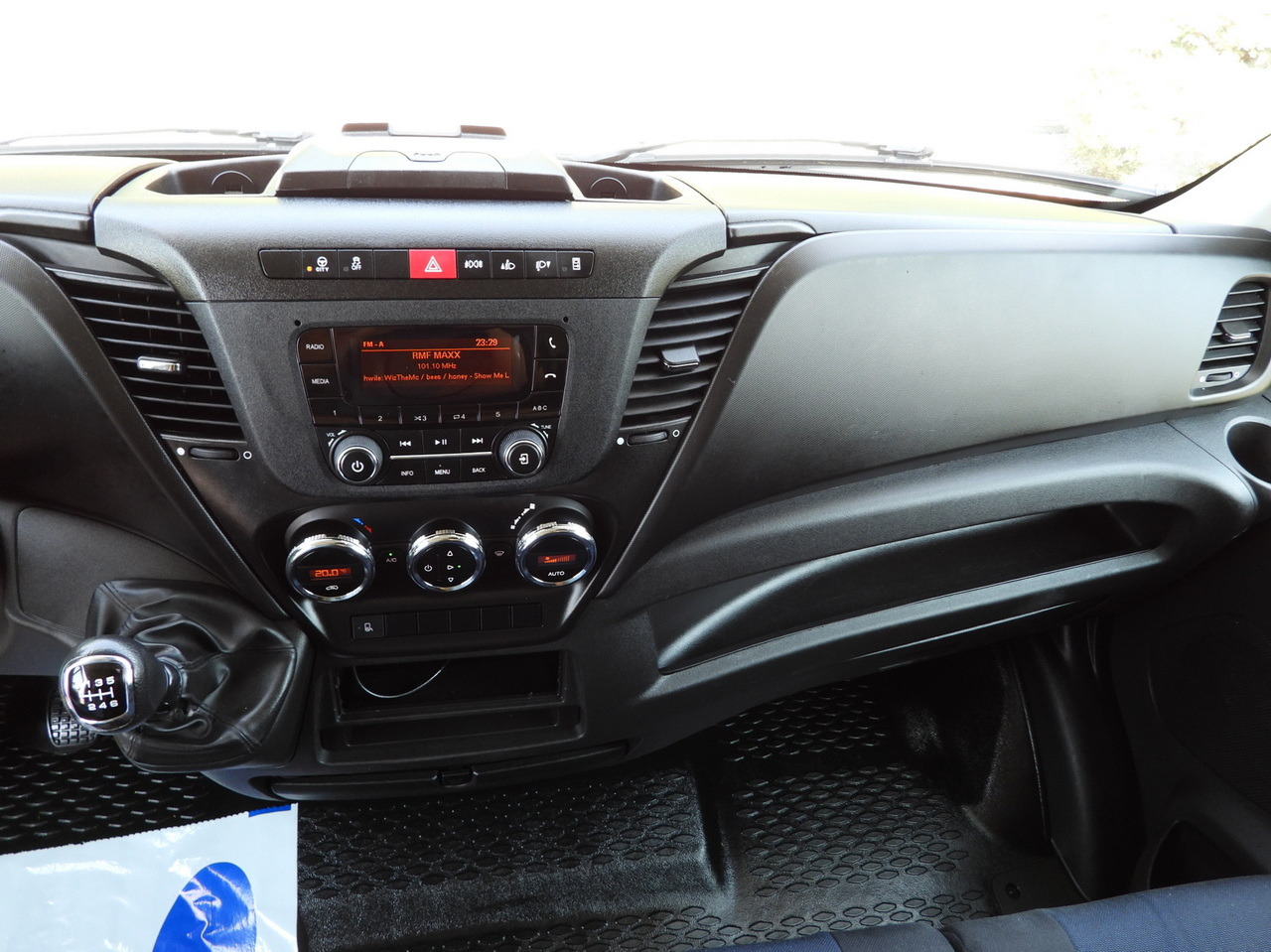 IVECO DAILY 35S18 TARPAULIN 10 PALLETS WEBASTO CRUISE CONTROL LED LIGHTS PNEUMATICS AIR CONDITIONING  180HP 租赁 IVECO DAILY 35S18 TARPAULIN 10 PALLETS WEBASTO CRUISE CONTROL LED LIGHTS PNEUMATICS AIR CONDITIONING  180HP：图41