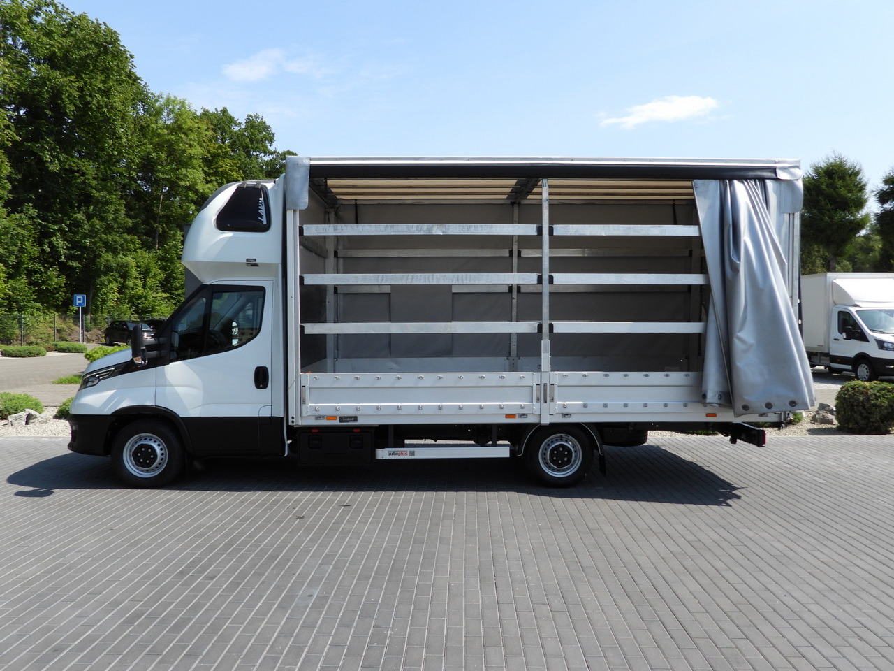 IVECO DAILY 35S18 TARPAULIN 10 PALLETS WEBASTO CRUISE CONTROL LED LIGHTS PNEUMATICS AIR CONDITIONING  180HP 租赁 IVECO DAILY 35S18 TARPAULIN 10 PALLETS WEBASTO CRUISE CONTROL LED LIGHTS PNEUMATICS AIR CONDITIONING  180HP：图8