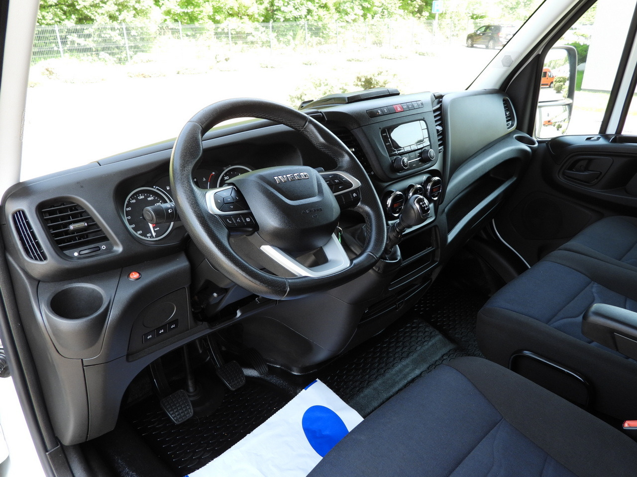 IVECO DAILY 35S18 TARPAULIN 10 PALLETS WEBASTO CRUISE CONTROL LED LIGHTS PNEUMATICS AIR CONDITIONING 180HP - 侧帘货车:图2 IVECO DAILY 35S18 TARPAULIN 10 PALLETS WEBASTO CRUISE CONTROL LED LIGHTS PNEUMATICS AIR CONDITIONING 180HP - 侧帘货车:图2