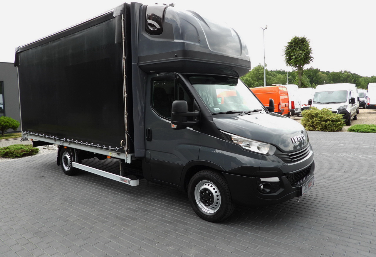 IVECO DAILY 35S18 TARPAULIN 10 PALLETS WEBASTO CRUISE CONTROL PNEUMATICS AUTOMATIC TRANSMISSION HI-MATIC AIR CONDITIONING 180HP - 侧帘货车:图4 IVECO DAILY 35S18 TARPAULIN 10 PALLETS WEBASTO CRUISE CONTROL PNEUMATICS AUTOMATIC TRANSMISSION HI-MATIC AIR CONDITIONING 180HP - 侧帘货车:图4