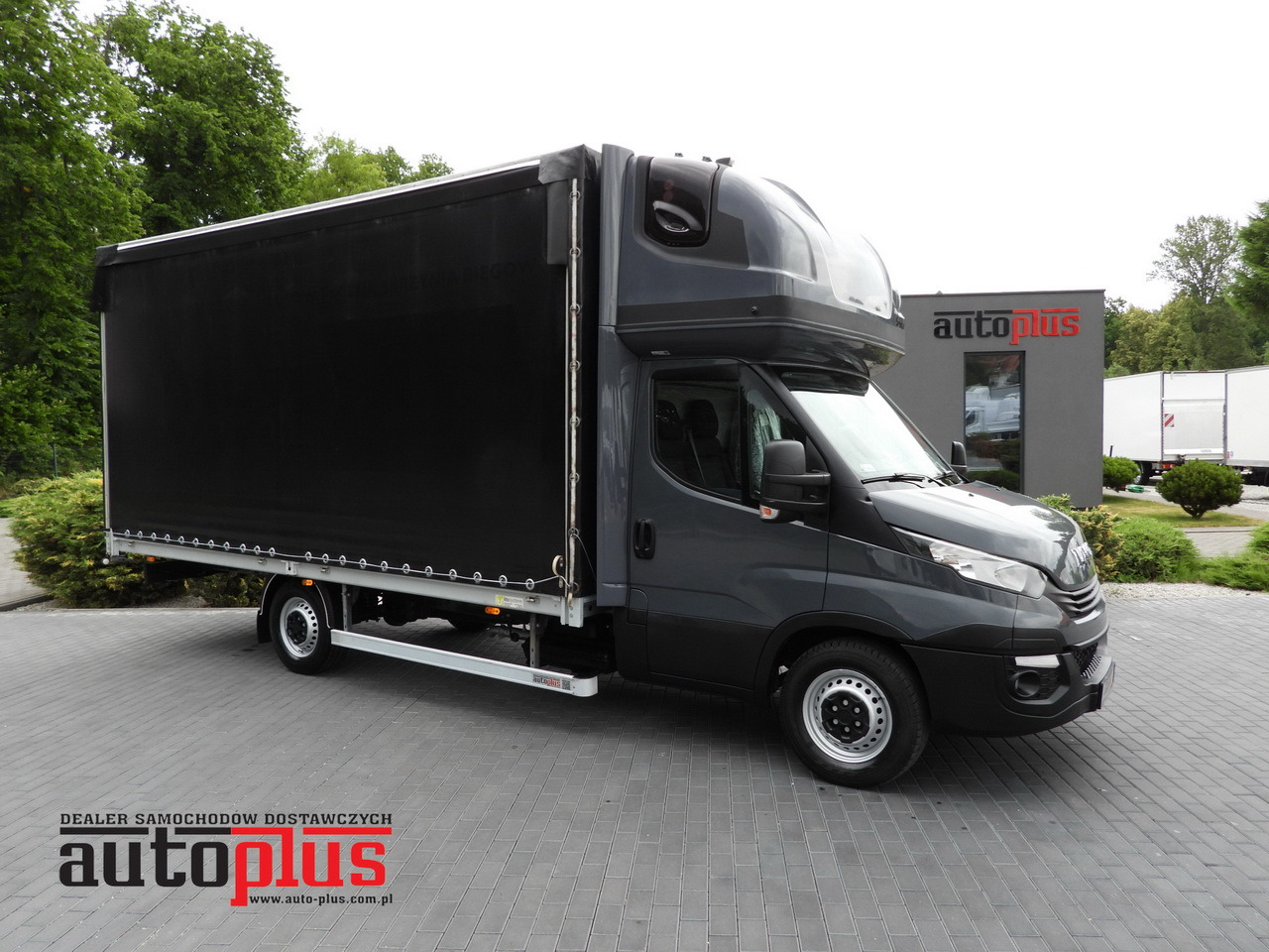 IVECO DAILY 35S18 TARPAULIN 10 PALLETS WEBASTO CRUISE CONTROL PNEUMATICS AUTOMATIC TRANSMISSION HI-MATIC AIR CONDITIONING 180HP - 侧帘货车:图1 IVECO DAILY 35S18 TARPAULIN 10 PALLETS WEBASTO CRUISE CONTROL PNEUMATICS AUTOMATIC TRANSMISSION HI-MATIC AIR CONDITIONING 180HP - 侧帘货车:图1