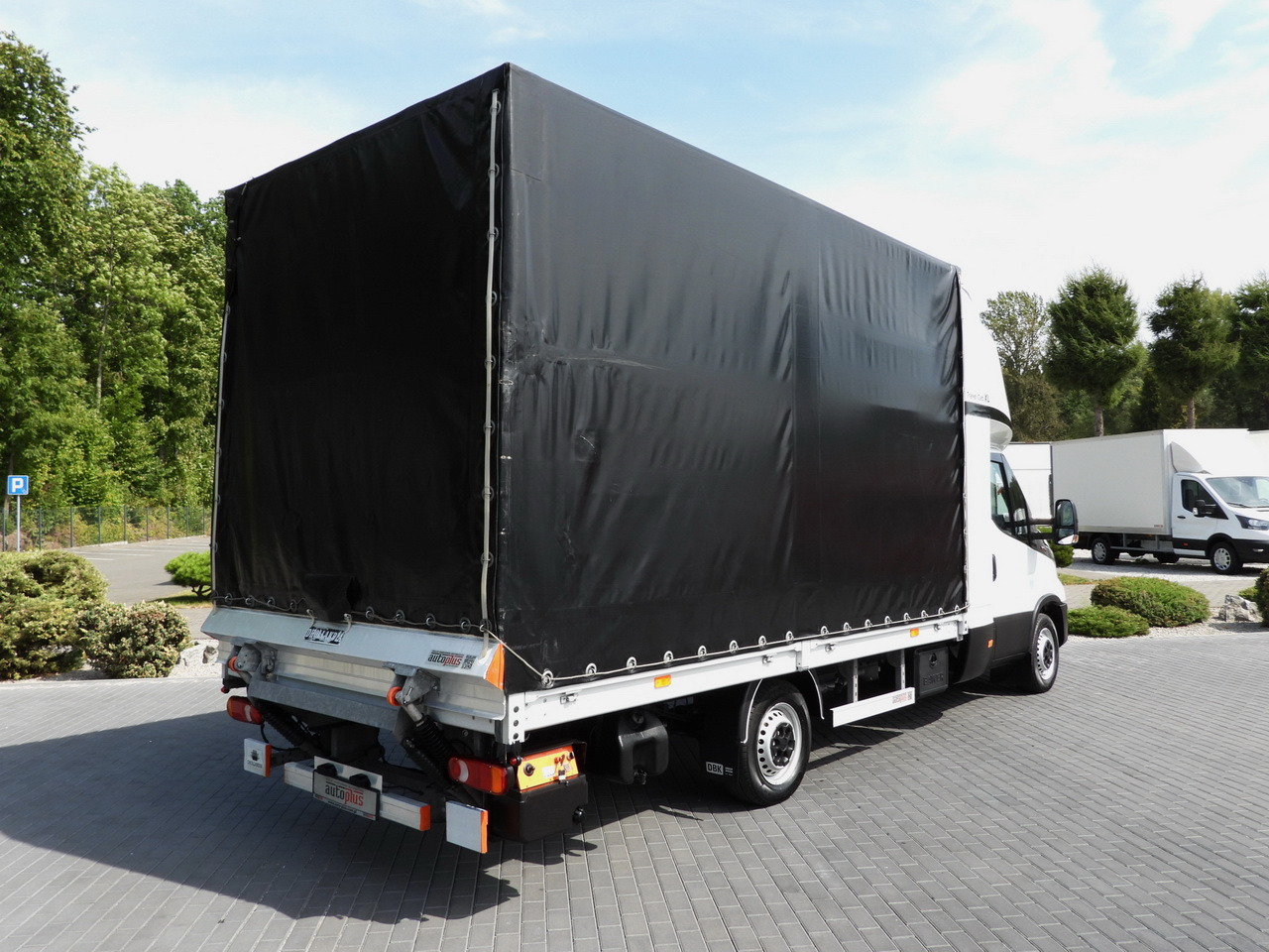 IVECO DAILY 35S18 TARPAULIN LIFT 8 PALLETS CRUISE CONTROL AIR CONDITIONING  180HP - 侧帘货车:图3 IVECO DAILY 35S18 TARPAULIN LIFT 8 PALLETS CRUISE CONTROL AIR CONDITIONING  180HP - 侧帘货车:图3