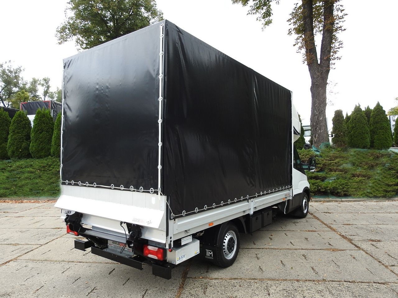 IVECO DAILY 35S18 TARPAULIN LIFT 8 PALLETS CRUISE CONTROL AIR CONDITIONING 180HP - 侧帘货车:图3 IVECO DAILY 35S18 TARPAULIN LIFT 8 PALLETS CRUISE CONTROL AIR CONDITIONING 180HP - 侧帘货车:图3