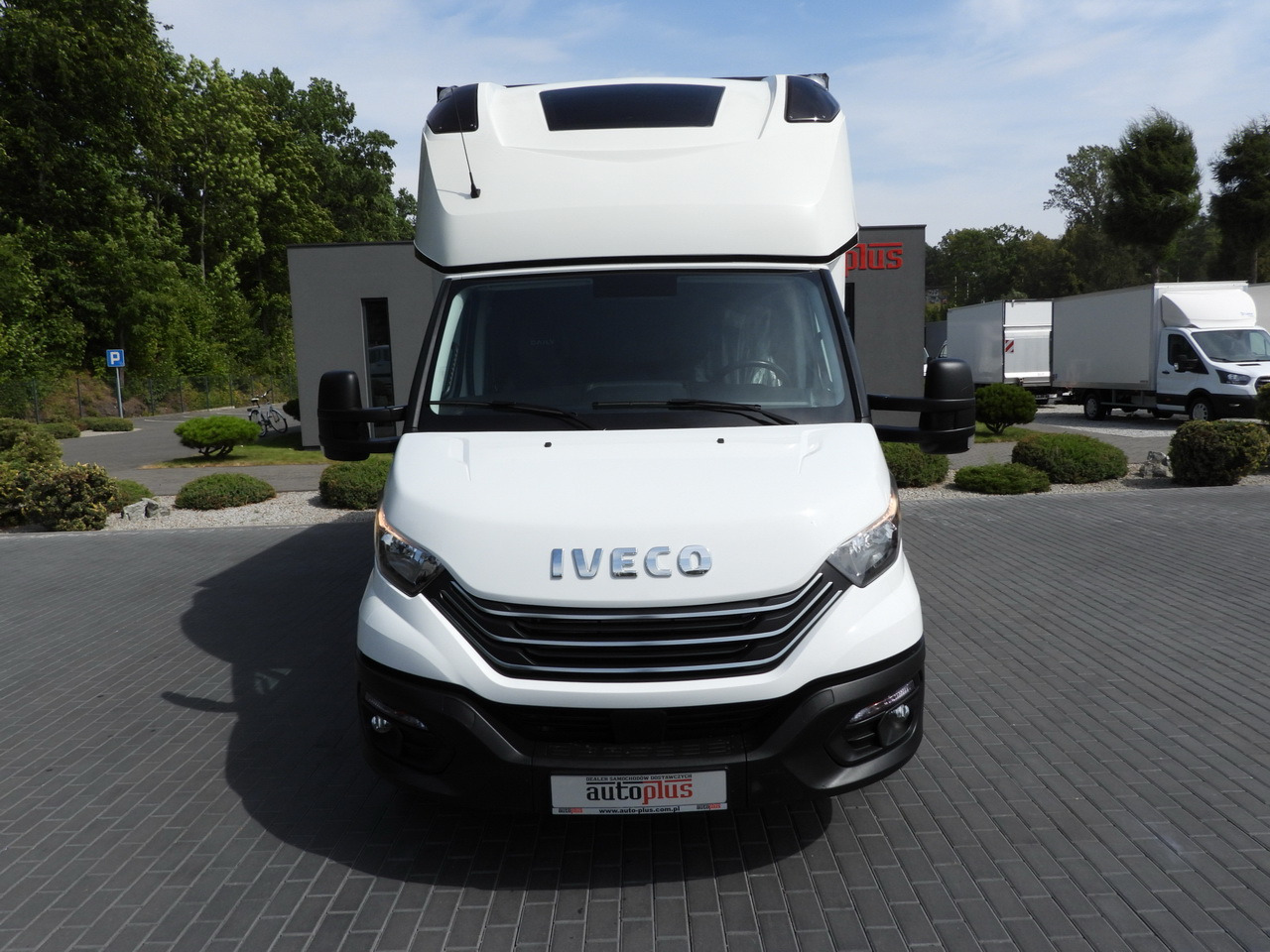 IVECO DAILY 35S18 TARPAULIN LIFT 8 PALLETS CRUISE CONTROL AIR CONDITIONING  180HP - 侧帘货车:图5 IVECO DAILY 35S18 TARPAULIN LIFT 8 PALLETS CRUISE CONTROL AIR CONDITIONING  180HP - 侧帘货车:图5
