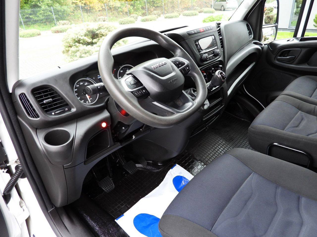 IVECO DAILY 35S18 TARPAULIN LIFT 8 PALLETS WEBASTO CRUISE CONTROL AIR CONDITIONING 180HP - 侧帘货车:图2 IVECO DAILY 35S18 TARPAULIN LIFT 8 PALLETS WEBASTO CRUISE CONTROL AIR CONDITIONING 180HP - 侧帘货车:图2