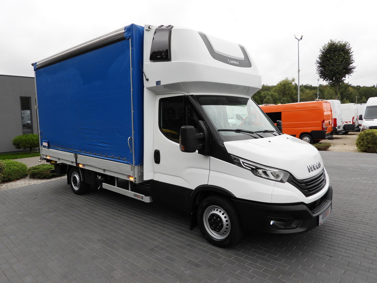 IVECO DAILY 35S18 TARPAULIN LIFT 8 PALLETS WEBASTO CRUISE CONTROL LED LIGHTS AIR CONDITIONING 180HP - 侧帘货车:图4 IVECO DAILY 35S18 TARPAULIN LIFT 8 PALLETS WEBASTO CRUISE CONTROL LED LIGHTS AIR CONDITIONING 180HP - 侧帘货车:图4