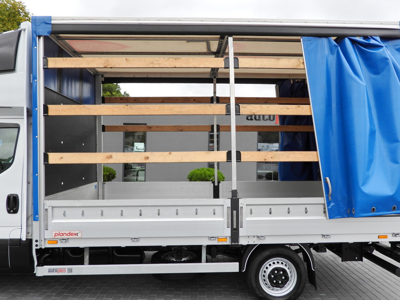 IVECO DAILY 35S18 TARPAULIN LIFT 8 PALLETS WEBASTO CRUISE CONTROL LED LIGHTS AIR CONDITIONING  180HP 租赁 IVECO DAILY 35S18 TARPAULIN LIFT 8 PALLETS WEBASTO CRUISE CONTROL LED LIGHTS AIR CONDITIONING  180HP：图28