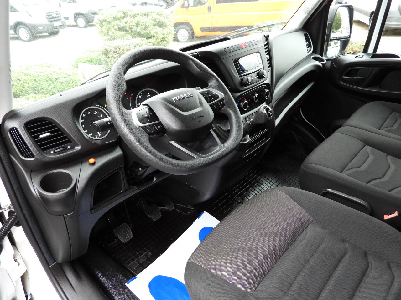 IVECO DAILY 35S18 TARPAULIN LIFT 8 PALLETS WEBASTO CRUISE CONTROL LED LIGHTS AIR CONDITIONING 180HP - 侧帘货车:图2 IVECO DAILY 35S18 TARPAULIN LIFT 8 PALLETS WEBASTO CRUISE CONTROL LED LIGHTS AIR CONDITIONING 180HP - 侧帘货车:图2