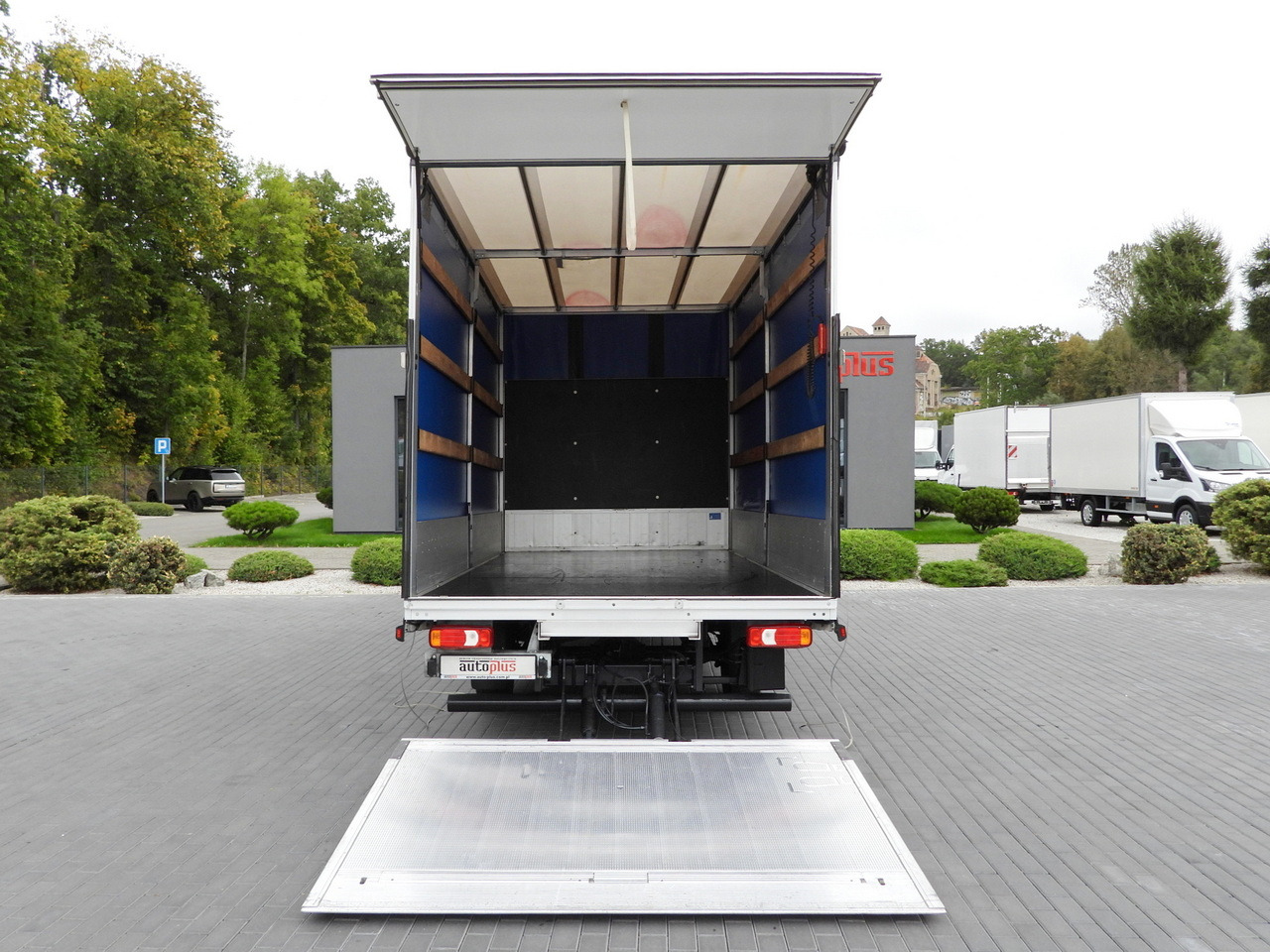 IVECO DAILY 35S18 TARPAULIN LIFT 8 PALLETS WEBASTO CRUISE CONTROL LED LIGHTS AIR CONDITIONING  180HP 租赁 IVECO DAILY 35S18 TARPAULIN LIFT 8 PALLETS WEBASTO CRUISE CONTROL LED LIGHTS AIR CONDITIONING  180HP：图12