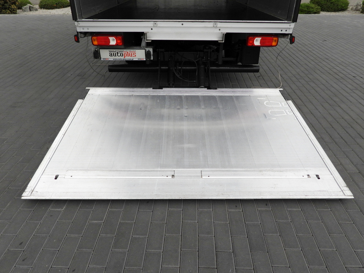 IVECO DAILY 35S18 TARPAULIN LIFT 8 PALLETS WEBASTO CRUISE CONTROL LED LIGHTS AIR CONDITIONING  180HP 租赁 IVECO DAILY 35S18 TARPAULIN LIFT 8 PALLETS WEBASTO CRUISE CONTROL LED LIGHTS AIR CONDITIONING  180HP：图25