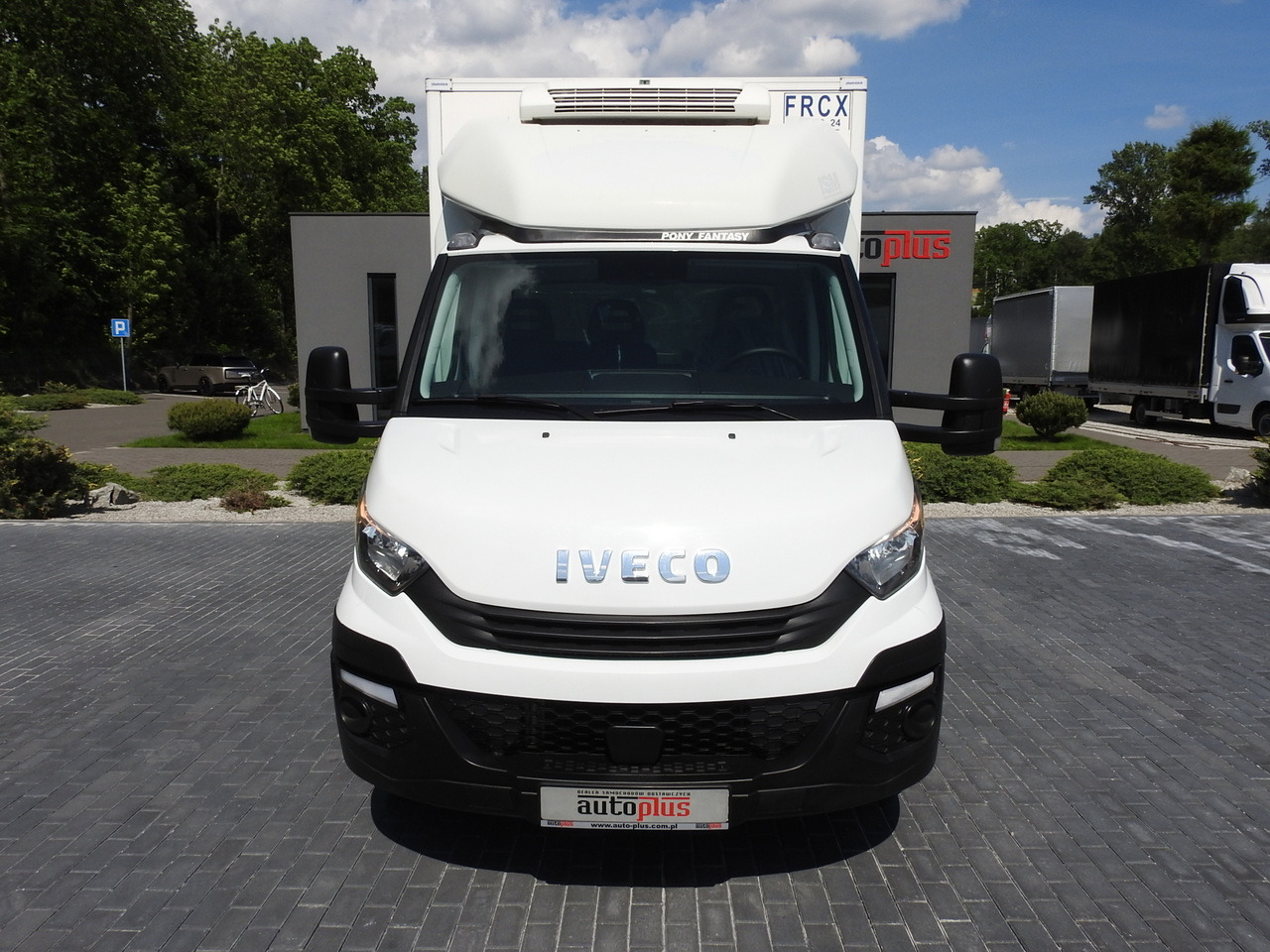 IVECO DAILY 50C15 REGRIGERATOR BOX -5*C POWER SUPPLY 230V AIR CONDITIONING TWIN WHEELS 150HP - 冷藏货车:图5 IVECO DAILY 50C15 REGRIGERATOR BOX -5*C POWER SUPPLY 230V AIR CONDITIONING TWIN WHEELS 150HP - 冷藏货车:图5