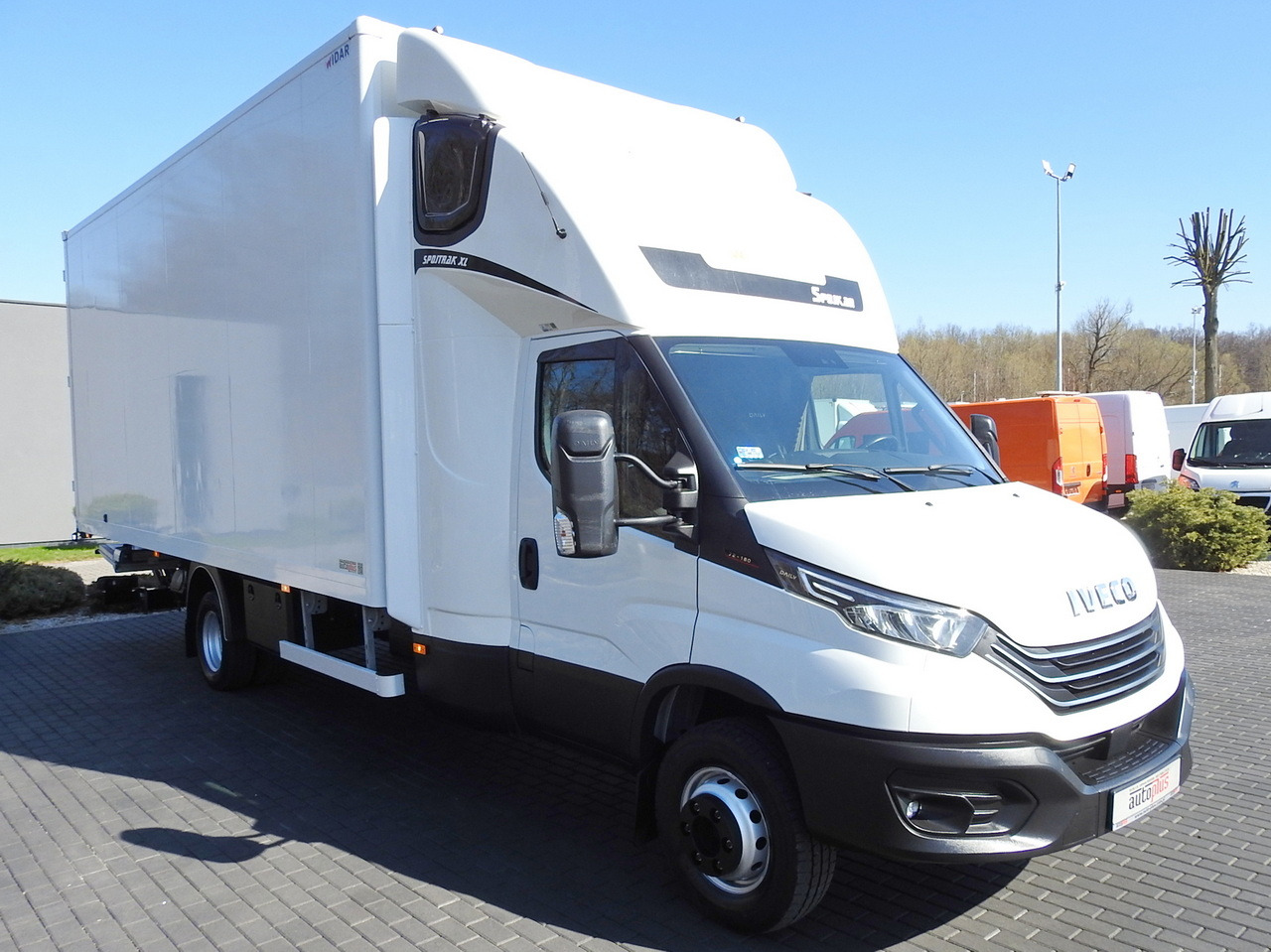 IVECO DAILY 70C18 BOX LIFT 14 PALLETS WEBASTO CRUISE CONTROL NAVIGATION LED LIGHTS TWIN WHEELS AIR CONDITIONING  180HP - 冷藏货车:图4 IVECO DAILY 70C18 BOX LIFT 14 PALLETS WEBASTO CRUISE CONTROL NAVIGATION LED LIGHTS TWIN WHEELS AIR CONDITIONING  180HP - 冷藏货车:图4