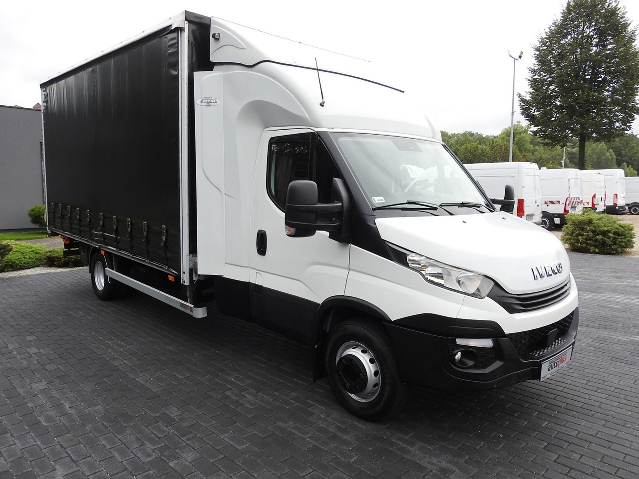 IVECO DAILY 70C18 TARPAULIN LIFT 12 PALLETS WEBASTO CRUISE CONTROL TWIN WHEELS AIR CONDITIONING 180HP - 侧帘货车:图4 IVECO DAILY 70C18 TARPAULIN LIFT 12 PALLETS WEBASTO CRUISE CONTROL TWIN WHEELS AIR CONDITIONING 180HP - 侧帘货车:图4
