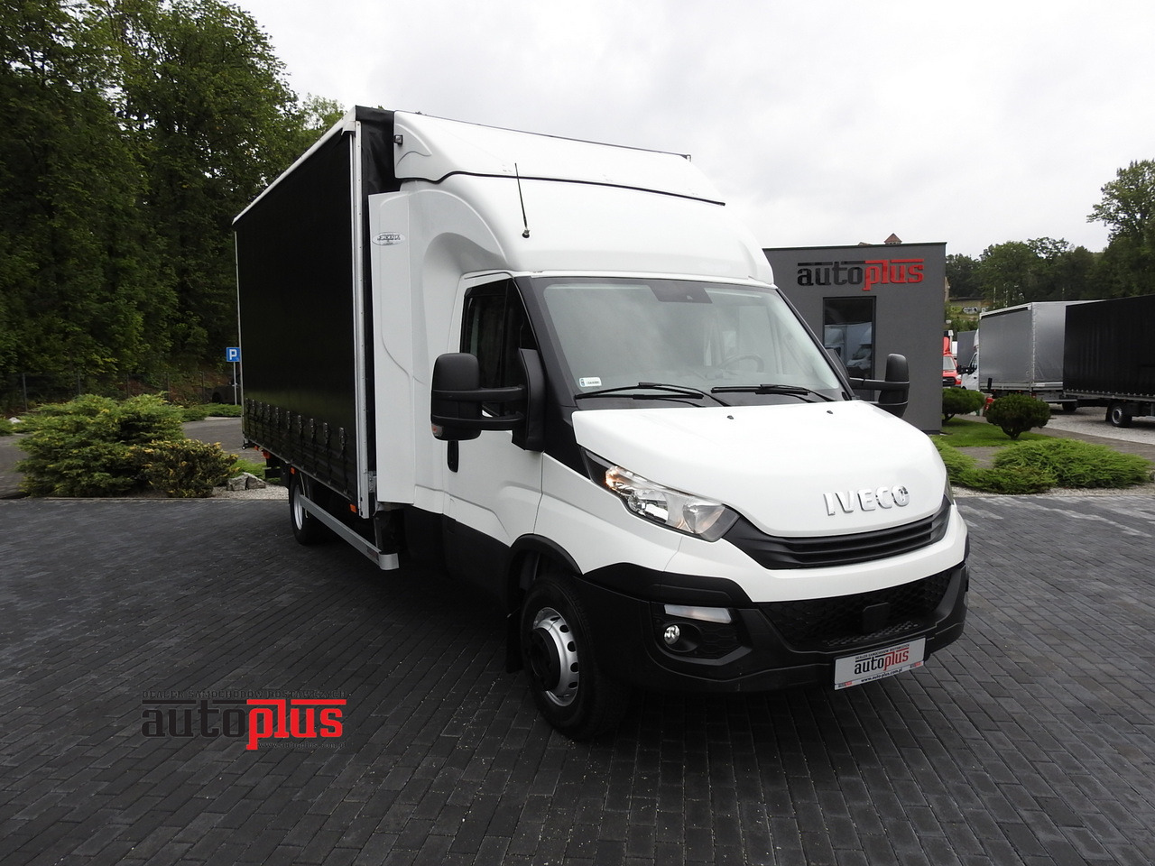 IVECO DAILY 70C18 TARPAULIN LIFT 12 PALLETS WEBASTO CRUISE CONTROL TWIN WHEELS AIR CONDITIONING 180HP - 侧帘卡车:图1 IVECO DAILY 70C18 TARPAULIN LIFT 12 PALLETS WEBASTO CRUISE CONTROL TWIN WHEELS AIR CONDITIONING 180HP - 侧帘卡车:图1