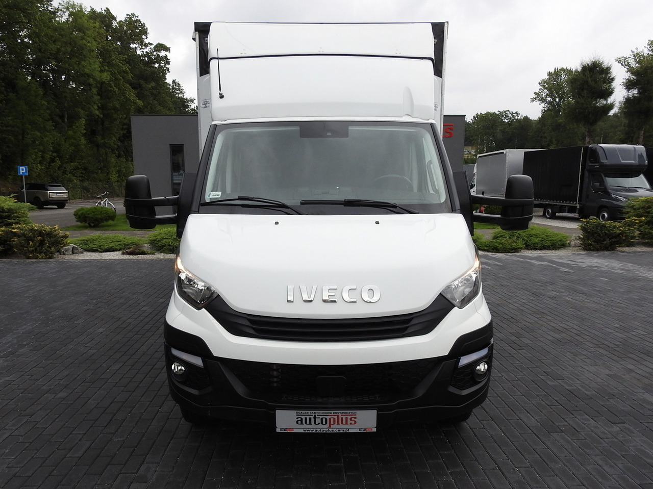 IVECO DAILY 70C18 TARPAULIN LIFT 12 PALLETS WEBASTO CRUISE CONTROL TWIN WHEELS AIR CONDITIONING 180HP - 侧帘卡车:图5 IVECO DAILY 70C18 TARPAULIN LIFT 12 PALLETS WEBASTO CRUISE CONTROL TWIN WHEELS AIR CONDITIONING 180HP - 侧帘卡车:图5