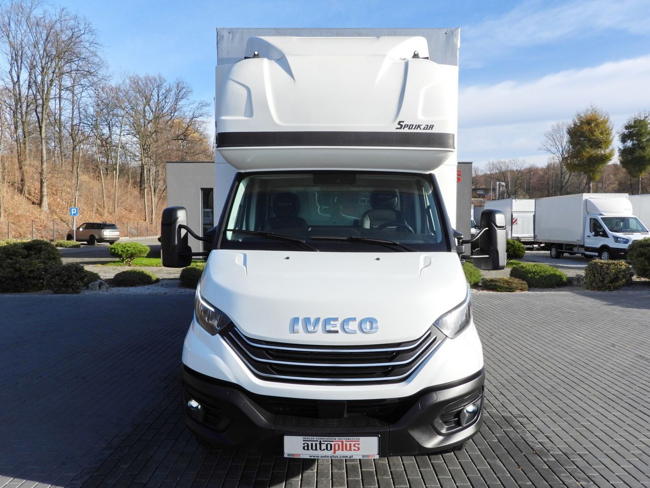 IVECO DAILY 70C18 TARPAULIN LIFT 16 PALLETS WEBASTO CRUISE CONTROL NAVIGATION LED LIGHTS PNEUMATICS AUTOMATIC TRANSMISSION HI-MATIC TWIN WHEELS AIR CONDITIONING 180HP - 侧帘卡车:图5 IVECO DAILY 70C18 TARPAULIN LIFT 16 PALLETS WEBASTO CRUISE CONTROL NAVIGATION LED LIGHTS PNEUMATICS AUTOMATIC TRANSMISSION HI-MATIC TWIN WHEELS AIR CONDITIONING 180HP - 侧帘卡车:图5