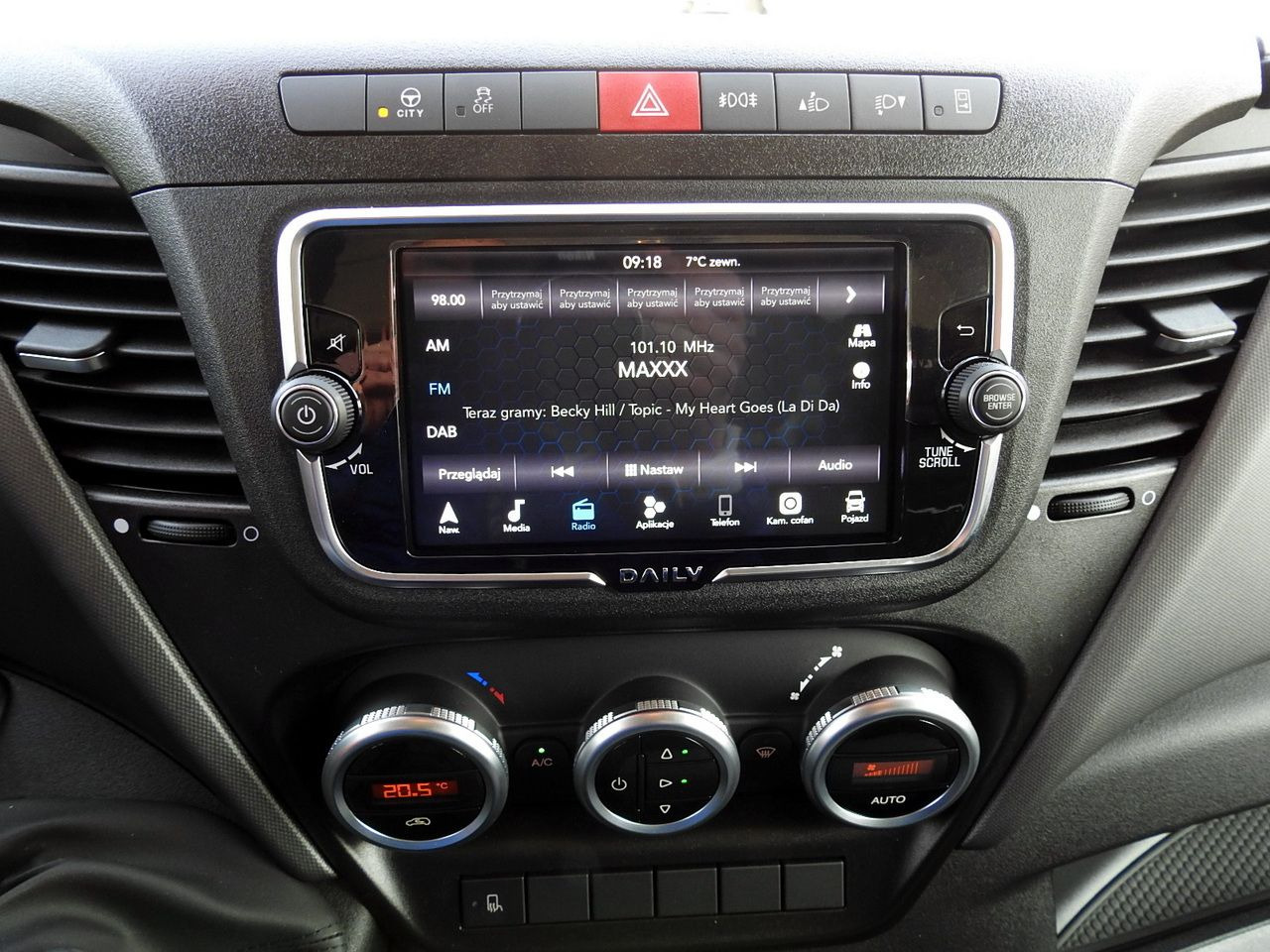 IVECO DAILY NEW TARPAULIN 10 PALLETS WEBASTO CRUISE CONTROL NAVIGATION AIR CONDITIONING LED LIGHTS 180HP 租赁 IVECO DAILY NEW TARPAULIN 10 PALLETS WEBASTO CRUISE CONTROL NAVIGATION AIR CONDITIONING LED LIGHTS 180HP:图39 IVECO DAILY NEW TARPAULIN 10 PALLETS WEBASTO CRUISE CONTROL NAVIGATION AIR CONDITIONING LED LIGHTS 180HP 租赁 IVECO DAILY NEW TARPAULIN 10 PALLETS WEBASTO CRUISE CONTROL NAVIGATION AIR CONDITIONING LED LIGHTS 180HP:图39