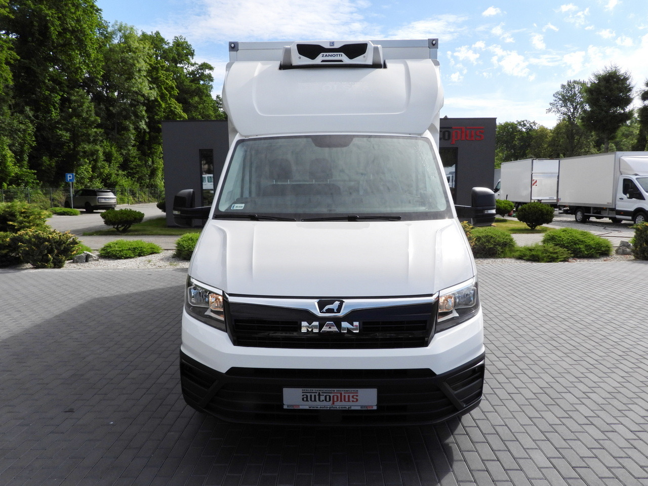 MAN TGE 3.140 REGRIGERATOR BOX -1*C 8 PALLETS HEATING FUNCTION CRUISE CONTROL PNEUMATICS AIR CONDITIONING 140HP - 冷藏货车:图5 MAN TGE 3.140 REGRIGERATOR BOX -1*C 8 PALLETS HEATING FUNCTION CRUISE CONTROL PNEUMATICS AIR CONDITIONING 140HP - 冷藏货车:图5