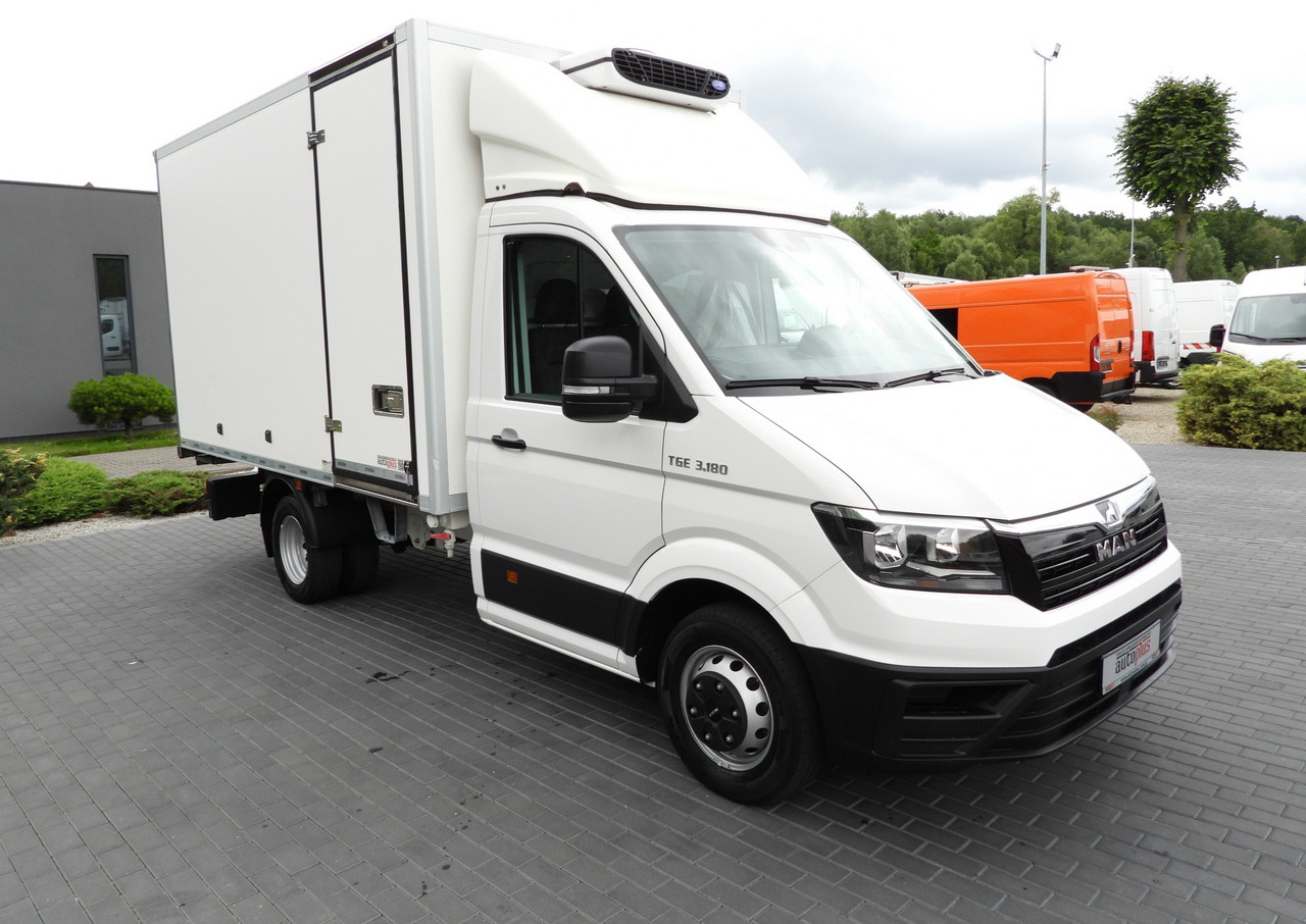 MAN TGE 3.180 REGRIGERATOR BOX 0*C CRUISE CONTROL TWIN WHEELS AIR CONDITIONING 180HP - 冷藏货车:图4 MAN TGE 3.180 REGRIGERATOR BOX 0*C CRUISE CONTROL TWIN WHEELS AIR CONDITIONING 180HP - 冷藏货车:图4