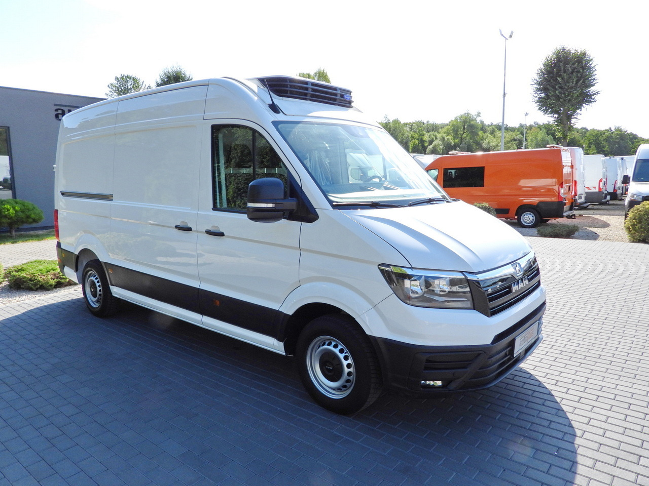 MAN TGE REFRIGERATOR VAN -5*C POWER SUPPLY 230V CRUISE CONTROL AUTOMATIC TRANSMISSION AIR CONDITIONING 180HP - 冷藏货车:图4 MAN TGE REFRIGERATOR VAN -5*C POWER SUPPLY 230V CRUISE CONTROL AUTOMATIC TRANSMISSION AIR CONDITIONING 180HP - 冷藏货车:图4