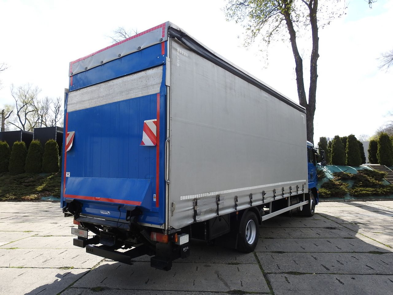 MAN TGM 15.290 TARPAULIN LIFT 18 PALLETS CRUISE CONTROL TWIN WHEELS AIR CONDITIONING 290HP - 侧帘卡车:图3 MAN TGM 15.290 TARPAULIN LIFT 18 PALLETS CRUISE CONTROL TWIN WHEELS AIR CONDITIONING 290HP - 侧帘卡车:图3