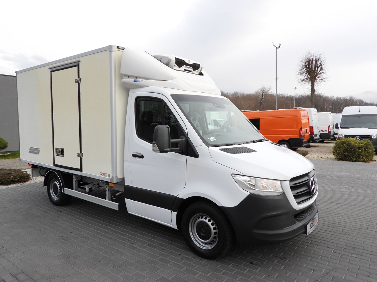 MERCEDES SPRINTER 314 REGRIGERATOR BOX -1*C CRUISE CONTROL NAVIGATION AIR CONDITIONING 140HP - 冷藏货车:图4 MERCEDES SPRINTER 314 REGRIGERATOR BOX -1*C CRUISE CONTROL NAVIGATION AIR CONDITIONING 140HP - 冷藏货车:图4