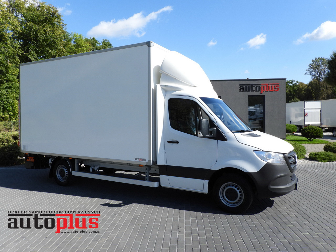 MERCEDES SPRINTER 315 BOX LIFT 8 PALLETS AIR CONDITIONING 150HP - 厢式货车:图1 MERCEDES SPRINTER 315 BOX LIFT 8 PALLETS AIR CONDITIONING 150HP - 厢式货车:图1