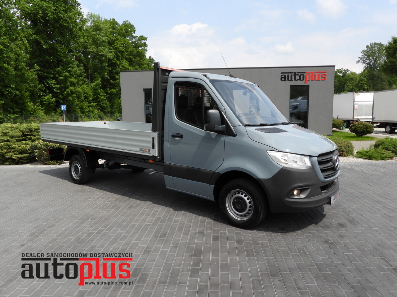 MERCEDES SPRINTER 315 STAKE BODY 8 PALLETS CRUISE CONTROL AIR CONDITIONING 150HP - 平板货车:图1 MERCEDES SPRINTER 315 STAKE BODY 8 PALLETS CRUISE CONTROL AIR CONDITIONING 150HP - 平板货车:图1