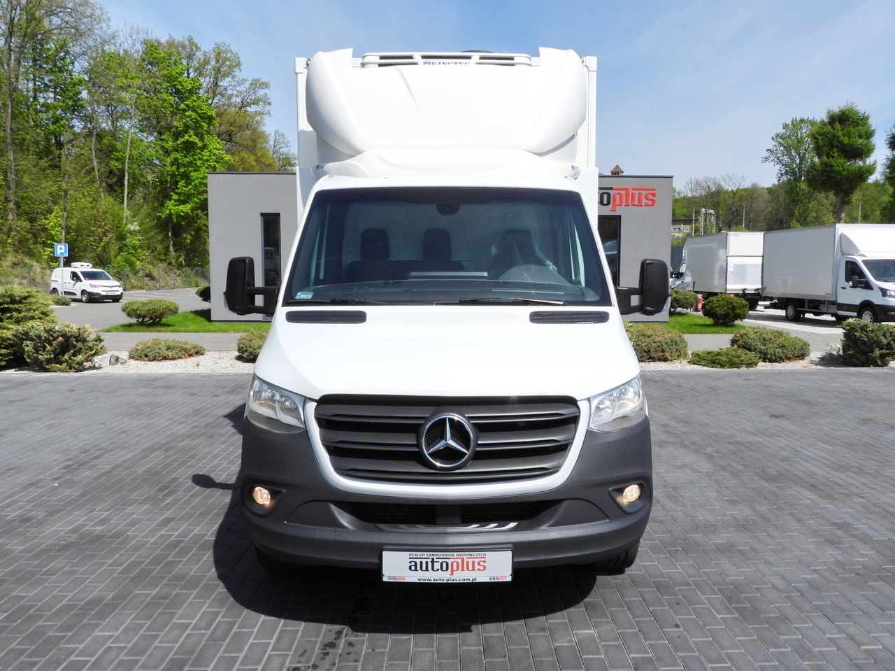 MERCEDES SPRINTER 316 REGRIGERATOR BOX 0*C LIFT 8 PALLETS CRUISE CONTROL PNEUMATICS AIR CONDITIONING 160HP - 冷藏货车:图5 MERCEDES SPRINTER 316 REGRIGERATOR BOX 0*C LIFT 8 PALLETS CRUISE CONTROL PNEUMATICS AIR CONDITIONING 160HP - 冷藏货车:图5
