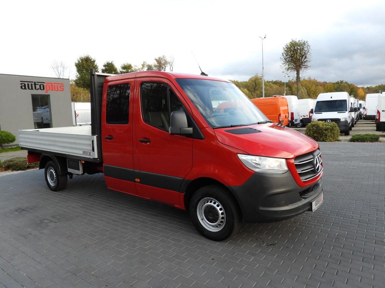 MERCEDES SPRINTER 316 STAKE BODY DOUBLE CABIN DOKA 7 SEATS AIR CONDITIONING 160HP - 康比货车:图4 MERCEDES SPRINTER 316 STAKE BODY DOUBLE CABIN DOKA 7 SEATS AIR CONDITIONING 160HP - 康比货车:图4
