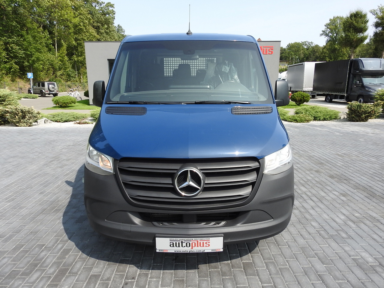 MERCEDES SPRINTER 316 STAKE BODY DOUBLE CABIN DOKA 7 SEATS AIR CONDITIONING 160HP - 康比货车:图5 MERCEDES SPRINTER 316 STAKE BODY DOUBLE CABIN DOKA 7 SEATS AIR CONDITIONING 160HP - 康比货车:图5
