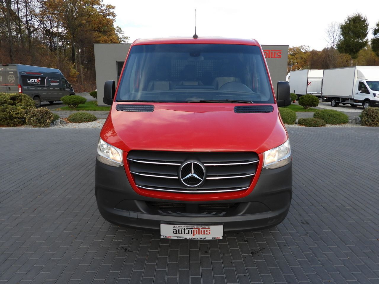 MERCEDES SPRINTER 316 STAKE BODY DOUBLE CABIN DOKA 7 SEATS AIR CONDITIONING 160HP - 康比货车:图5 MERCEDES SPRINTER 316 STAKE BODY DOUBLE CABIN DOKA 7 SEATS AIR CONDITIONING 160HP - 康比货车:图5