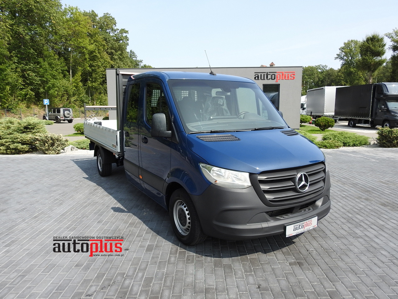 MERCEDES SPRINTER 316 STAKE BODY DOUBLE CABIN DOKA 7 SEATS AIR CONDITIONING 160HP - 康比货车:图1 MERCEDES SPRINTER 316 STAKE BODY DOUBLE CABIN DOKA 7 SEATS AIR CONDITIONING 160HP - 康比货车:图1