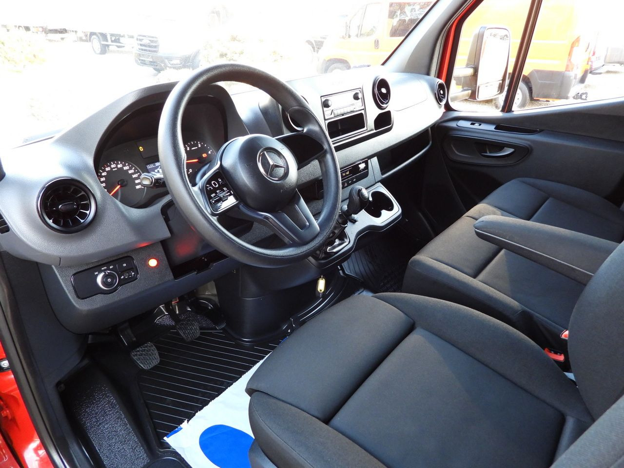 MERCEDES SPRINTER 316 TARPAULIN LIFT 8 PALLETS WEBASTO CRUISE CONTROL AIR CONDITIONING 160HP - 侧帘货车:图2 MERCEDES SPRINTER 316 TARPAULIN LIFT 8 PALLETS WEBASTO CRUISE CONTROL AIR CONDITIONING 160HP - 侧帘货车:图2