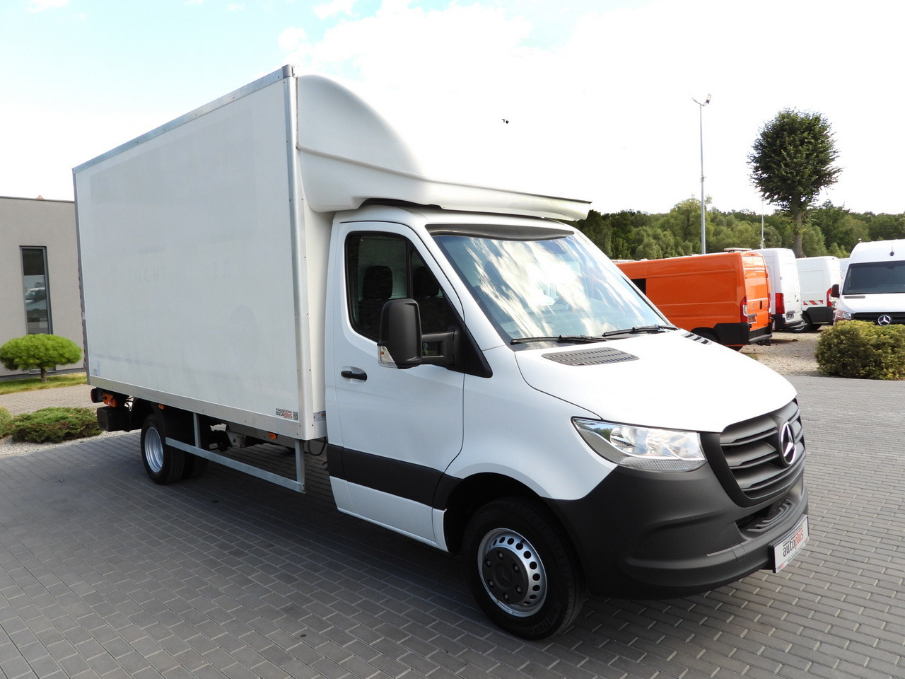 MERCEDES SPRINTER 514 BOX LIFT 8 PALLETS CRUISE CONTROL TWIN WHEELS AIR CONDITIONING 140HP - 厢式货车:图4 MERCEDES SPRINTER 514 BOX LIFT 8 PALLETS CRUISE CONTROL TWIN WHEELS AIR CONDITIONING 140HP - 厢式货车:图4