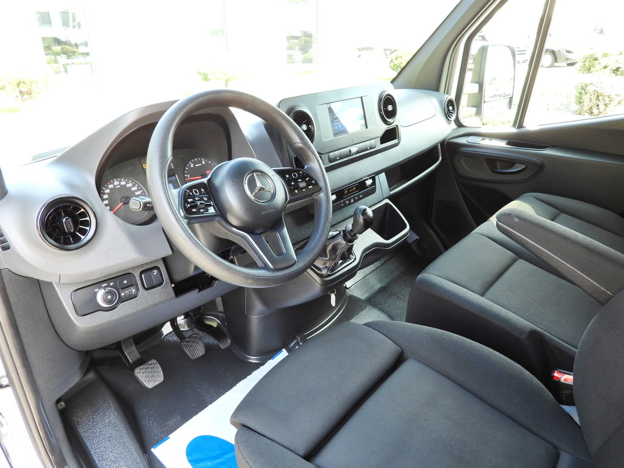 MERCEDES SPRINTER 514 BOX LIFT 8 PALLETS CRUISE CONTROL TWIN WHEELS AIR CONDITIONING 140HP - 厢式货车:图2 MERCEDES SPRINTER 514 BOX LIFT 8 PALLETS CRUISE CONTROL TWIN WHEELS AIR CONDITIONING 140HP - 厢式货车:图2