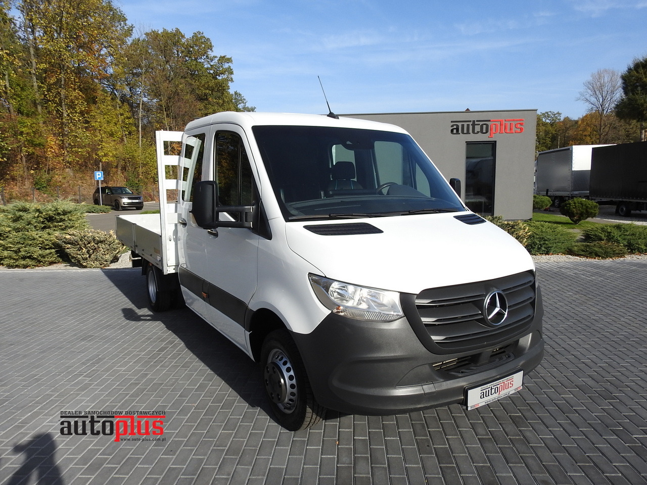 MERCEDES SPRINTER 516 STAKE BODY DOUBLE CABIN DOKA 6 SEATS CRUISE CONTROL AIR CONDITIONING TWIN WHEELS 160HP - 平板货车:图1 MERCEDES SPRINTER 516 STAKE BODY DOUBLE CABIN DOKA 6 SEATS CRUISE CONTROL AIR CONDITIONING TWIN WHEELS 160HP - 平板货车:图1