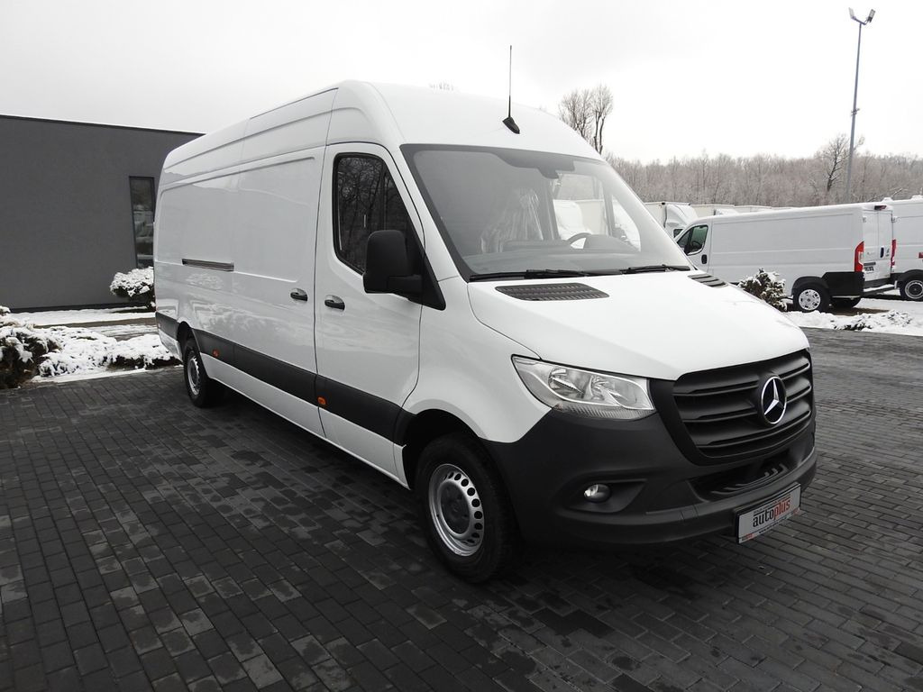 Mercedes-Benz SPRINTER 316 KASTENWAGEN KLIMAANLAGE 165PS - 无侧窗厢式货车:图4 Mercedes-Benz SPRINTER 316 KASTENWAGEN KLIMAANLAGE 165PS - 无侧窗厢式货车:图4