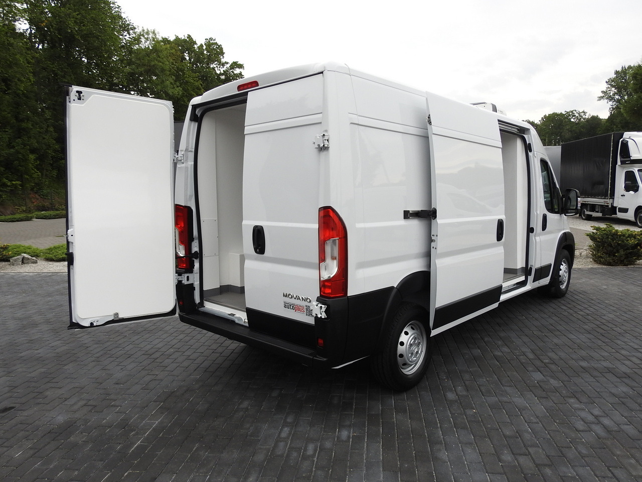 OPEL MOVANO REFRIGERATOR VAN 0*C HEATING FUNCTION AIR CONDITIONING 140HP - 冷藏货车:图3 OPEL MOVANO REFRIGERATOR VAN 0*C HEATING FUNCTION AIR CONDITIONING 140HP - 冷藏货车:图3