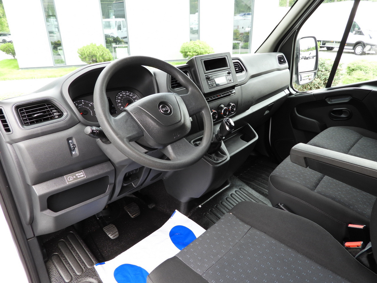 OPEL MOVANO TIPPER DOUBLE CABIN DOKA 7 SEATS LED LIGHTS TWIN WHEELS AIR CONDITIONING  145HP - 翻斗货车:图2 OPEL MOVANO TIPPER DOUBLE CABIN DOKA 7 SEATS LED LIGHTS TWIN WHEELS AIR CONDITIONING  145HP - 翻斗货车:图2