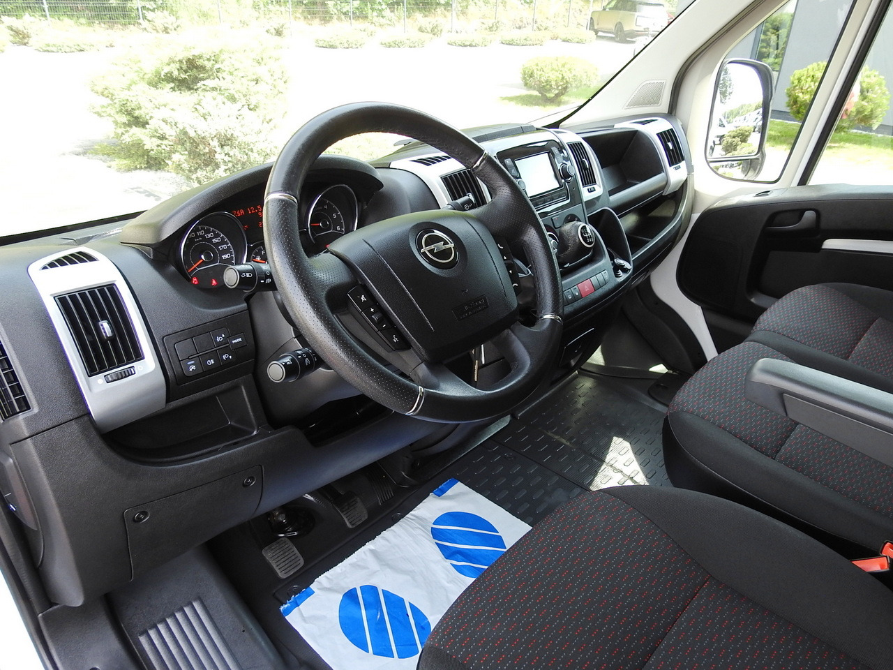 OPEL MOVANO VAN CRUISE CONTROL AIR CONDITIONING  140HP - 无侧窗厢式货车:图2 OPEL MOVANO VAN CRUISE CONTROL AIR CONDITIONING  140HP - 无侧窗厢式货车:图2