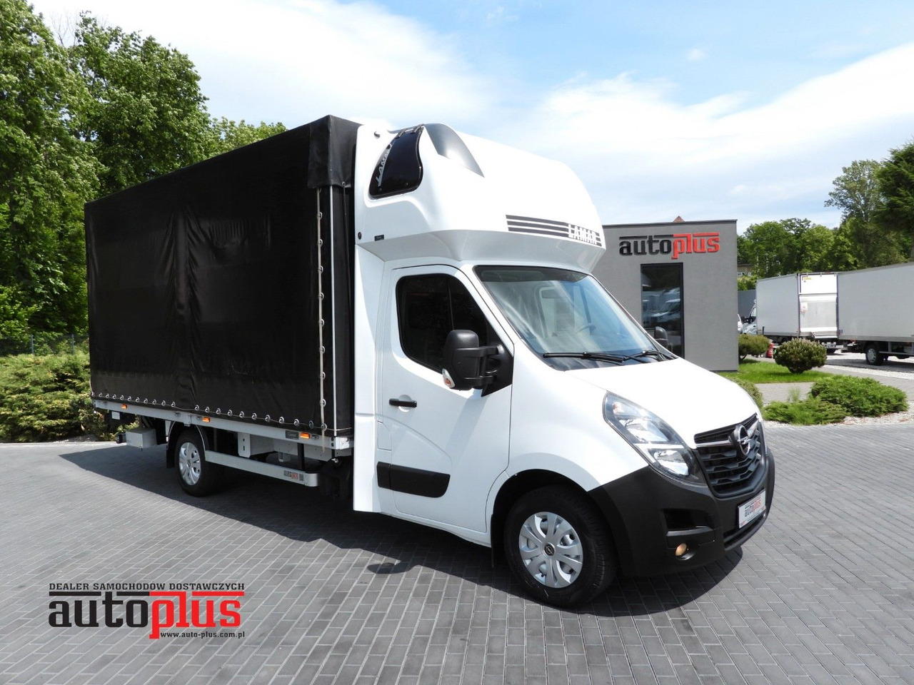 Opel MOVANO PRITSCHE PLANE AUFZUG 9 PALETTEN WEBASTO - 侧帘货车:图1 Opel MOVANO PRITSCHE PLANE AUFZUG 9 PALETTEN WEBASTO - 侧帘货车:图1
