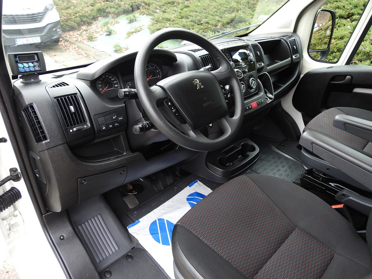 PEUGEOT BOXER REFRIGERATOR VAN -5*C TWO COMPARTMENTS CRUISE CONTROL AIR CONDITIONING 120HP - 冷藏货车:图2 PEUGEOT BOXER REFRIGERATOR VAN -5*C TWO COMPARTMENTS CRUISE CONTROL AIR CONDITIONING 120HP - 冷藏货车:图2