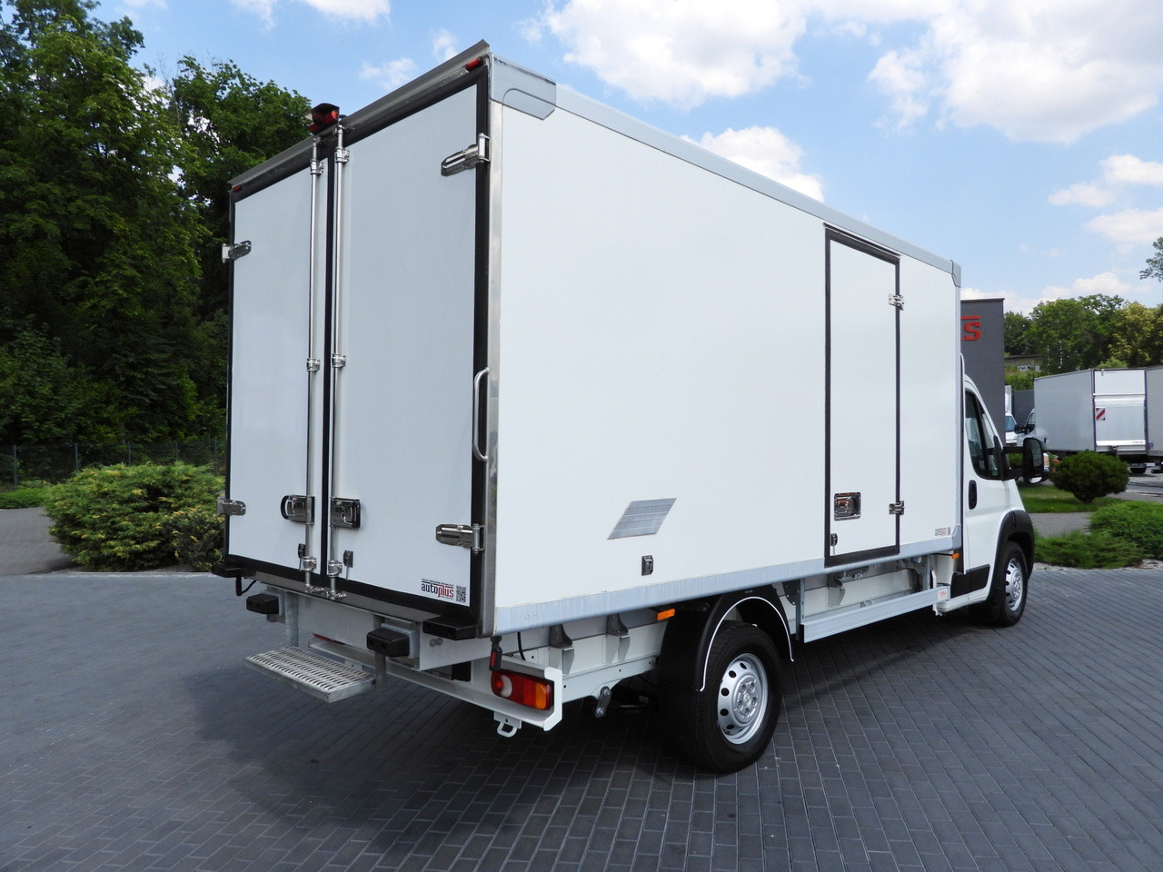 PEUGEOT BOXER REGRIGERATOR BOX 0*C 8 PALLETS CRUISE CONTROL LED LIGHTS AIR CONDITIONING 165HP - 冷藏货车:图3 PEUGEOT BOXER REGRIGERATOR BOX 0*C 8 PALLETS CRUISE CONTROL LED LIGHTS AIR CONDITIONING 165HP - 冷藏货车:图3