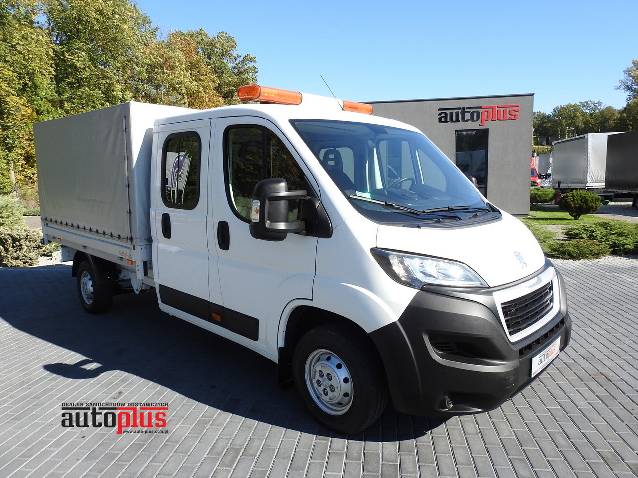 PEUGEOT BOXER STAKE BODY DOUBLE CABIN DOKA 7 SEATS AIR CONDITIONING 140HP - 康比货车:图1 PEUGEOT BOXER STAKE BODY DOUBLE CABIN DOKA 7 SEATS AIR CONDITIONING 140HP - 康比货车:图1