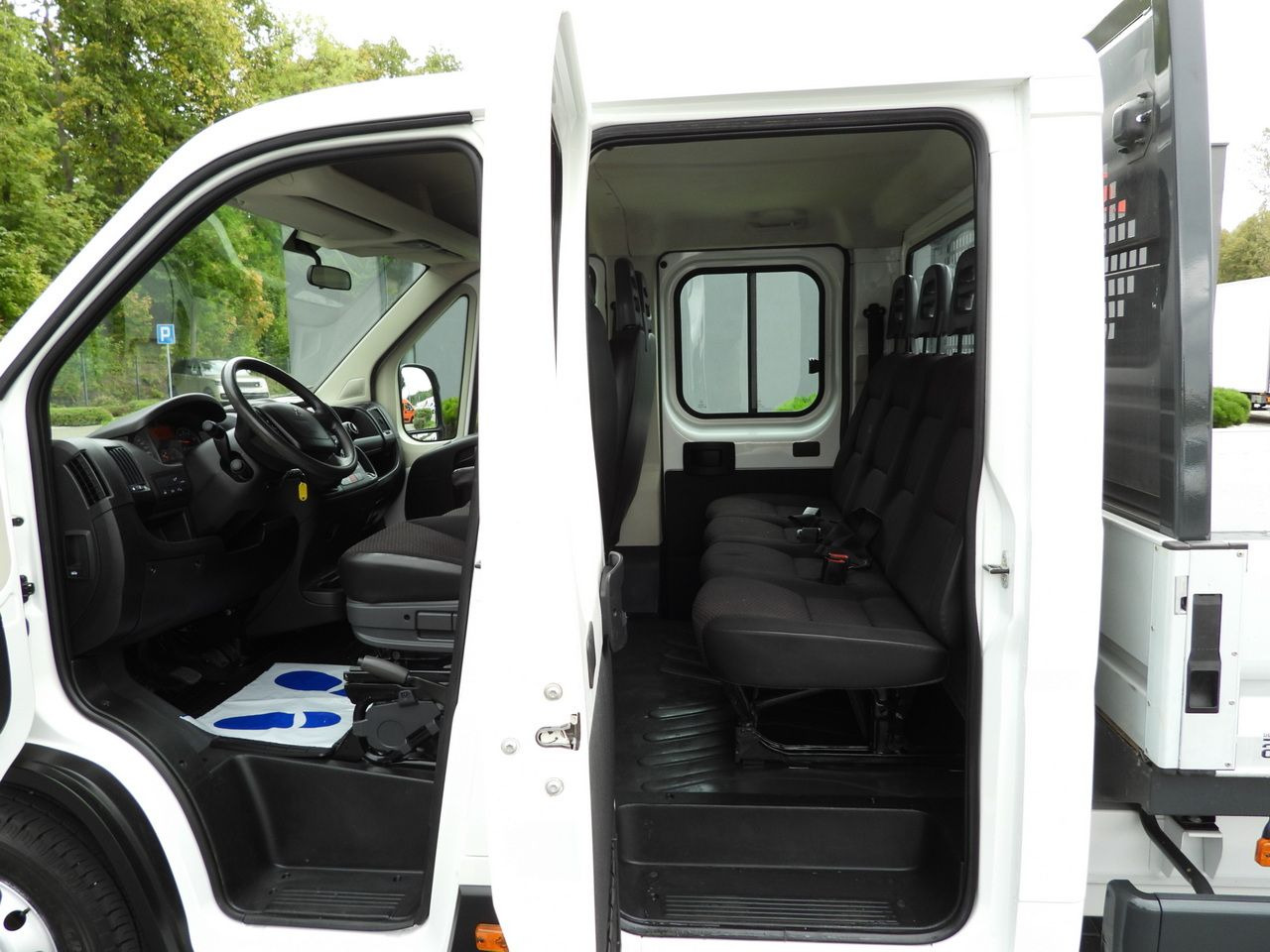 PEUGEOT BOXER STAKE BODY DOUBLE CABIN DOKA 7 SEATS CRUISE CONTROL AIR CONDITIONING 140HP - 康比货车:图5 PEUGEOT BOXER STAKE BODY DOUBLE CABIN DOKA 7 SEATS CRUISE CONTROL AIR CONDITIONING 140HP - 康比货车:图5